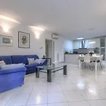 בית נופש By Interhome *