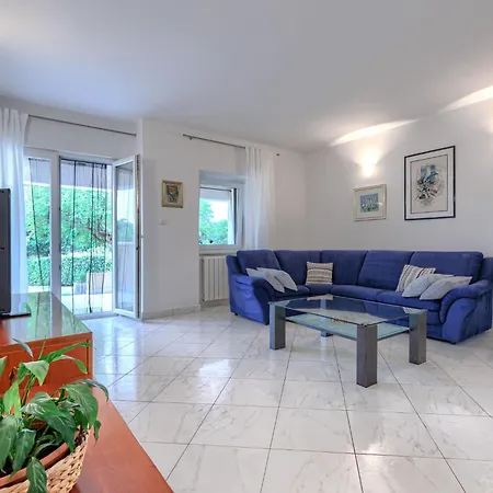 By Interhome Dom wakacyjny Raša