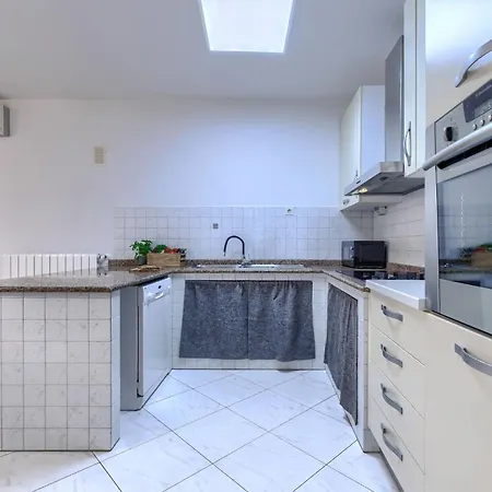 Nyaraló By Interhome Raša