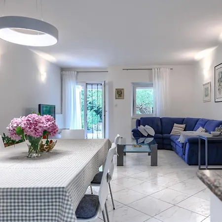 By Interhome * Raša