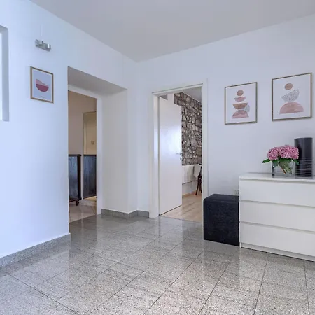 By Interhome Casa vacanze Raša