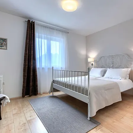 By Interhome